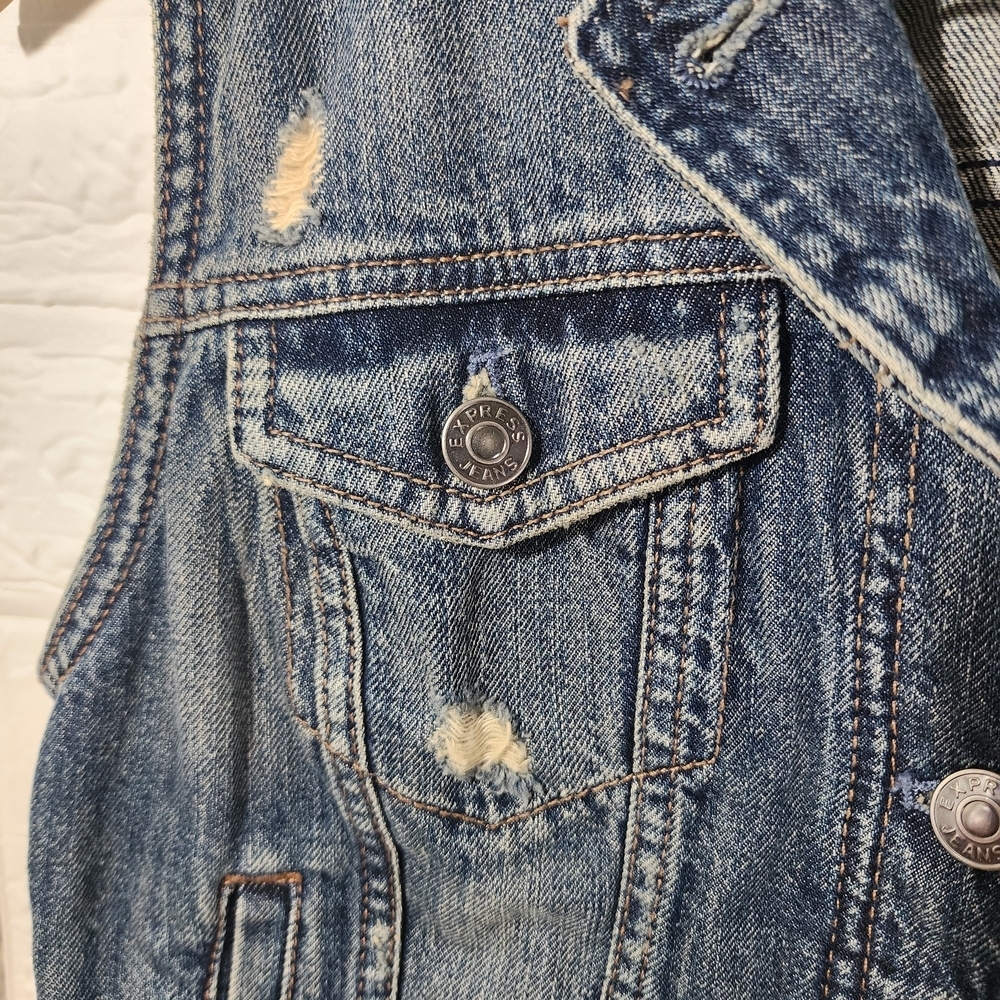 Express Jeans Distressed Denim Vest - Medium Wash Vintage Style - Small - Picture 7 of 12